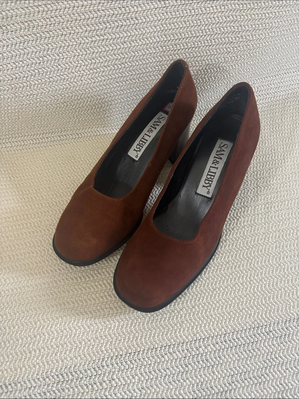 Sam & Libby Women's Brown Suede Heels